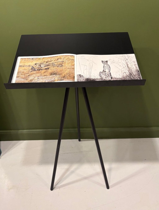T-Stand - 1605 Collective Zwart of Wit