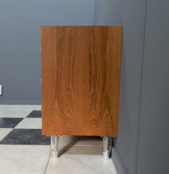 Image 1 of Teakholzkommode aus den 1970er Jahren mit Griffen aus Plexiglas