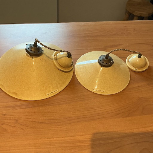 2 französische Vintage-Pendelleuchten aus Keramik