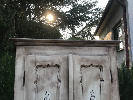 Armoire Double avec Motif Floral Peint à la Main (photo 6 of 14)