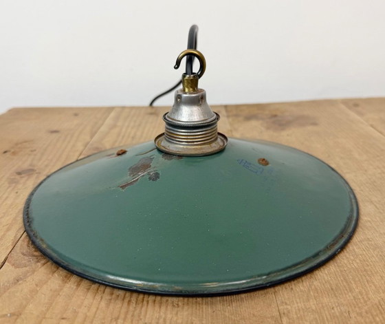 Industrial Green Enamel Light, 1950s – Pendant lamps, Iron, Metal (photo 11 of 17)