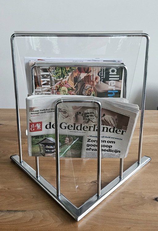 El revistero/estante para discos de vinilo de estilo vintage fue diseñado por Markus Börgens para D-Tec.