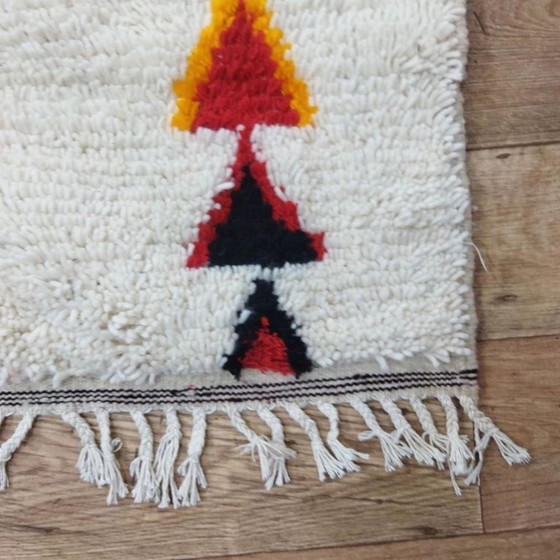 Image 1 of Auténtica alfombra bereber Azilal: 100 % lana natural, tejida a mano (266 × 150 cm)