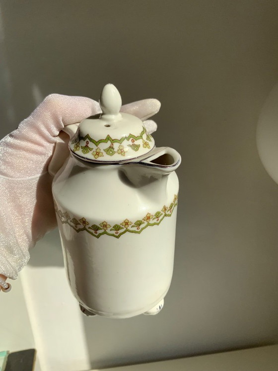 Image 1 of Caffettiera in porcellana Art Déco - Stile "Alt Wien" - Quattro piedini a sfera - c. 1920-1930