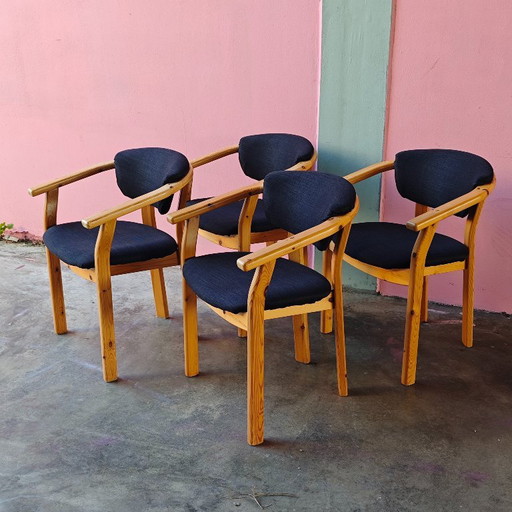Juego de 4 sillas de comedor de madera con tapicería azul oscuro
