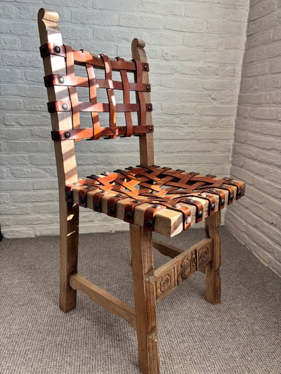 Image 1 of Sedia spagnola in legno con rivestimento in cuoio