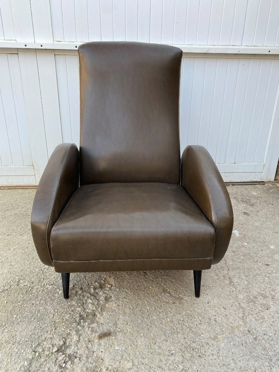 Image 1 of Fauteuil lounge inclinable repose pied simili cuir skai vintage 50