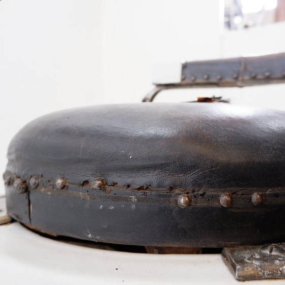 Image 1 of Koken Original Bruine Lederen & Wit Geëmailleerde Gietijzeren Kappersstoel - 1918