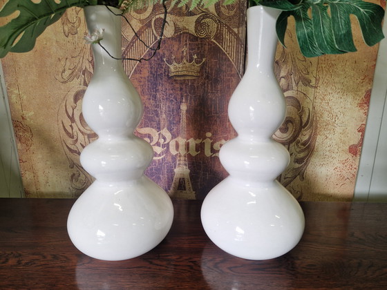 Image 1 of Magnifique ensemble de grands vases rétro avec fleurs incluses