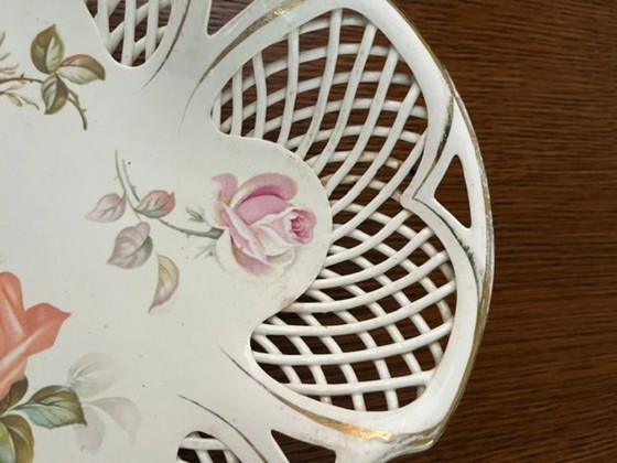 Image 1 of vieux bol à fruits en porcelaine