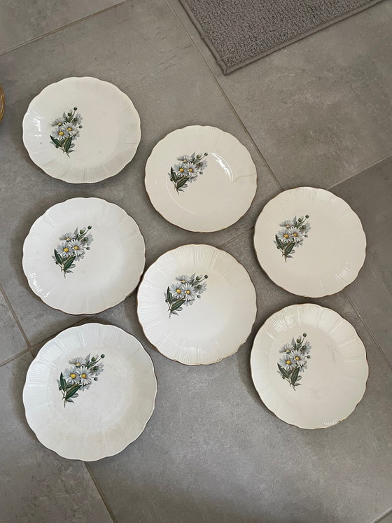 L'Amandinoise Flat and Deep Plate Set – Crockery (photo 3 of 10)