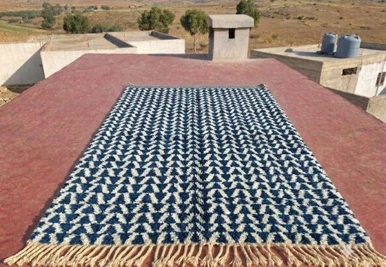 Alfombra bereber marroquí azul y crudo 300x200 cm – patrón geométrico – Lana, Algodón, Bohemian (photo 5 of 9)