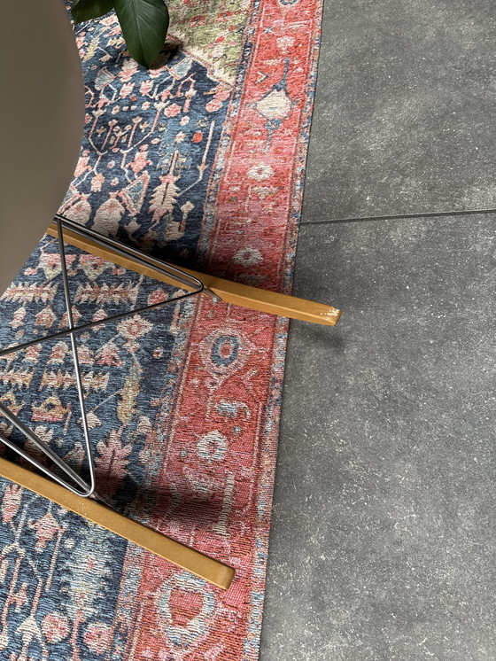 Image 1 of Vitra eames rar con daño solar