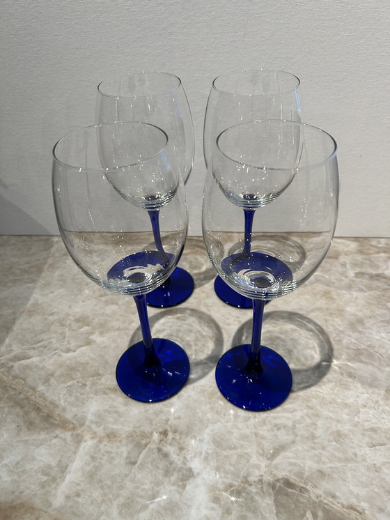 Image 1 of 4 copas de vino tinto Luminarc azul cobalto