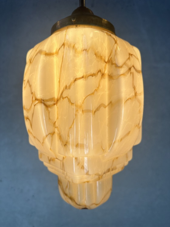Image 1 of Art-Deco-Wolkenkratzer – marmoriertes Opalin