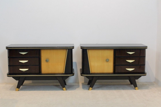 Paire de Tables de nuit hollandaises caractéristiques en bois, années 1950, Verre, Laiton (photo 10 sur 10)