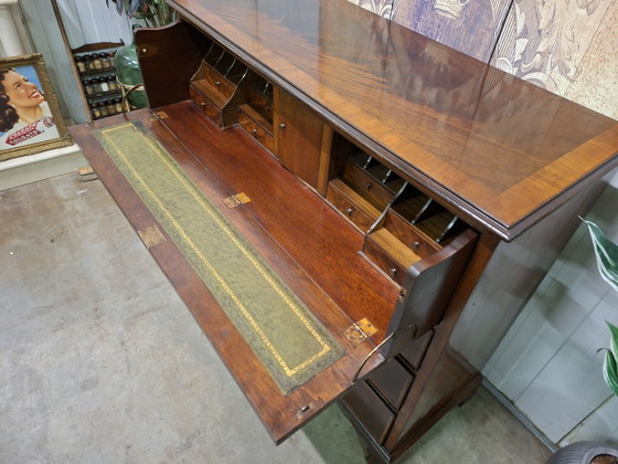 Image 1 of Antike englische Kommode, Kommode, hinter der obersten Schublade befindet sich ein Schreibfach ca. 1860 Abmessung 120x49 und 115