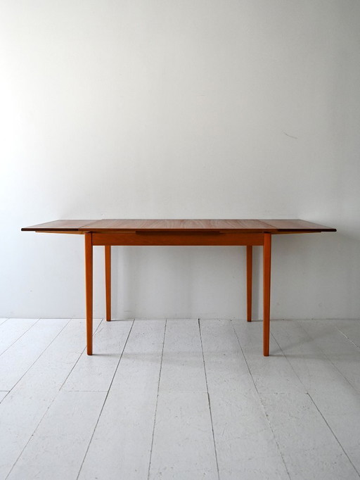 Table scandinave des années 1950 avec plateau en teck et rallonges