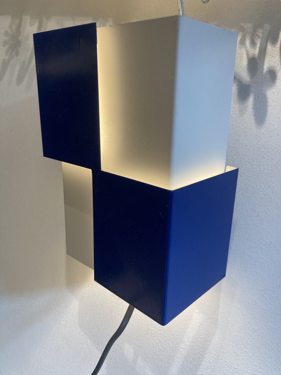 Image 1 of Lampada da parete Anvia – metallo blu anni '60 / interno bianco – Design olandese – vintage