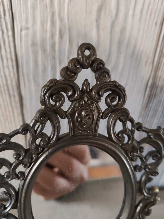 Image 1 of Miroir de maquillage vintage en laiton