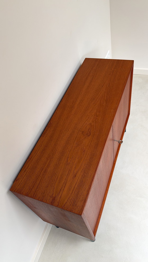 Image 1 of Vintage teak houten kast / dressoir met 2 deuren