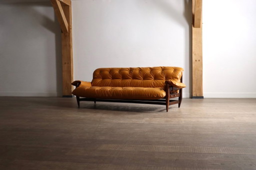 Jean Gillon Rodeio bank voor Italma Wood Art, Brazilië, 1965 – 3 5 zitsbanken, Leather, Vintage