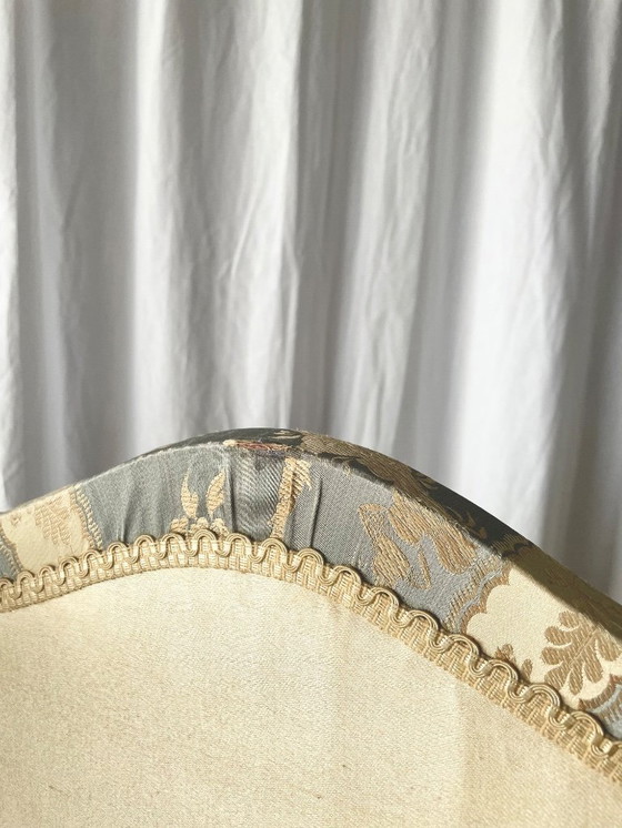 Image 1 of Biombo antiguo de estilo chinoiserie, principios del siglo XX, realizado en seda damasco.