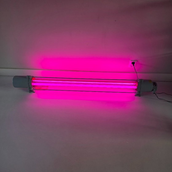 Image 1 of Funky lampada industriale GDR - VEB Leuchtenbau Wittenberg con luce magenta