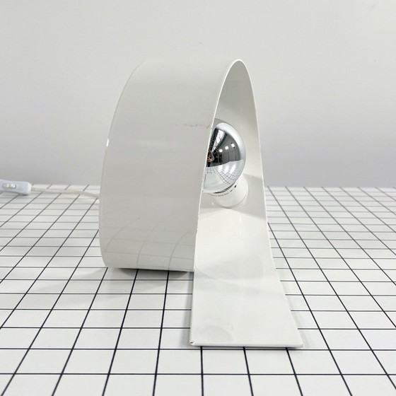 Image 1 of Lampe de table blanche Loop, années 1980