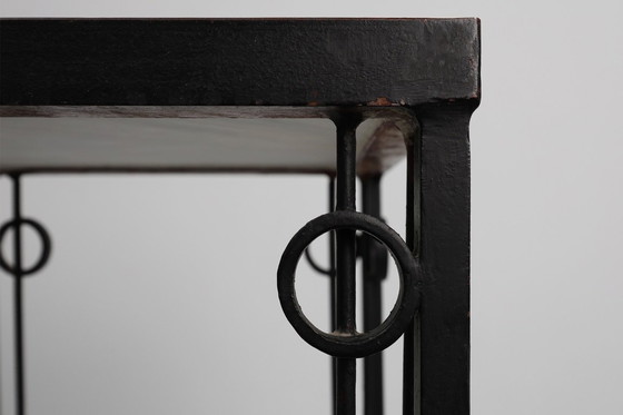 Image 1 of Pia Manu vierkante bijzettafel van gietijzer en marmer, België jaren 60