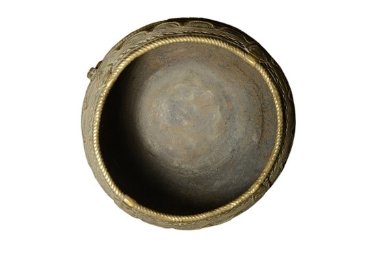 Antike Bronzevase, Schale, ethnischer Topf, handgefertigt in Indien – Dekorative Objekte (photo 6 of 6)