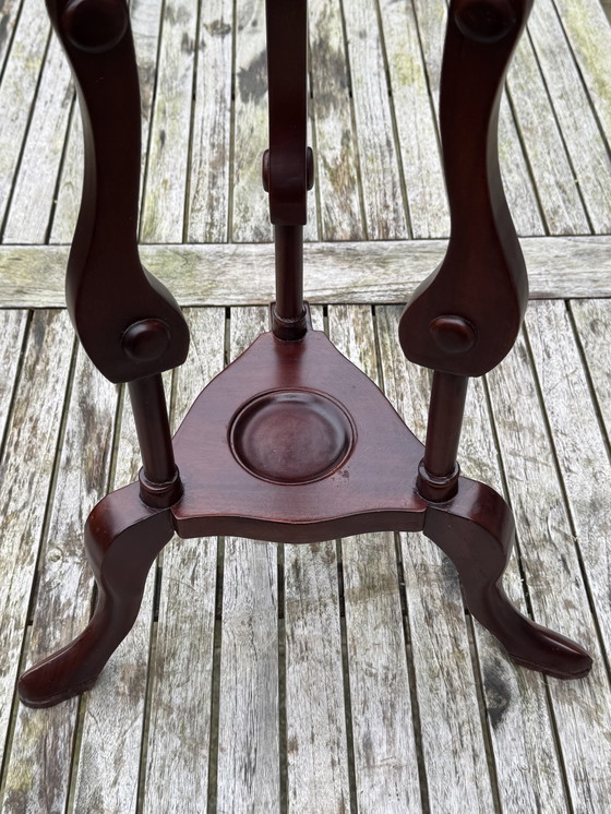 Image 1 of Table d'appoint en teck fin – une sculpture fonctionnelle