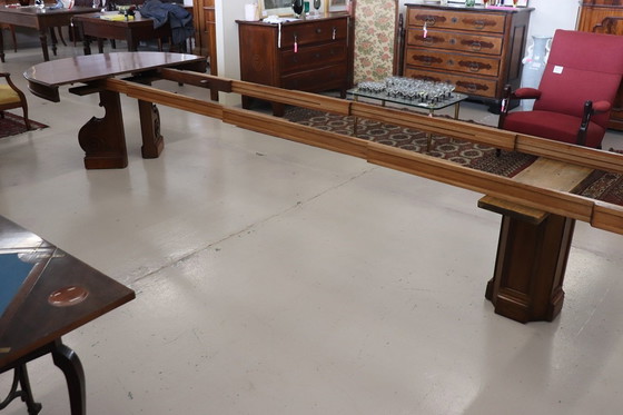 Image 1 of 19. Jahrhundert Oval Nussbaum ausziehbar Esstisch, Länge Mt 7,80