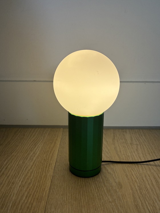 Image 1 of Heu schaltet Tafellampe ein