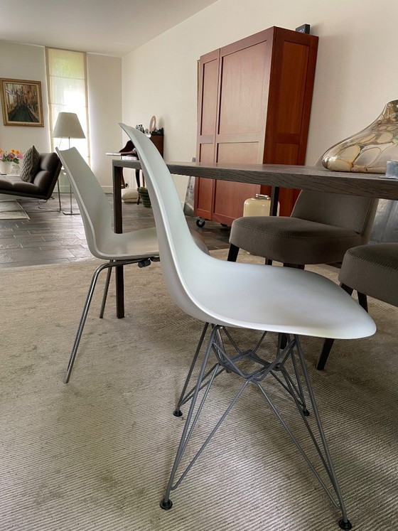 Image 1 of Two designer chairs (Vitra and Kartell), white