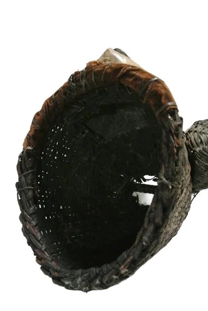 Antike Punu-Maske mit gewebter Kappe – Gabun – Bildhauerei, Wood (photo 10 of 11)