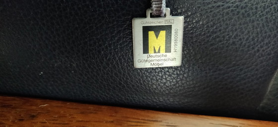 Image 1 of Lederen 2.5 zitsbank (2x) in een verfijnde paarse tint  