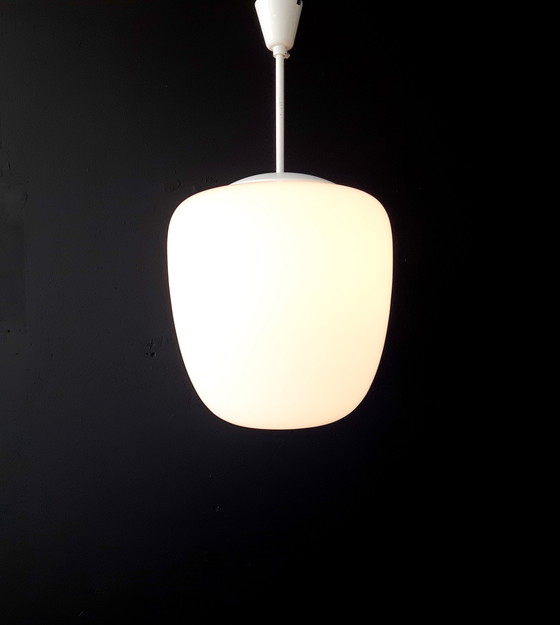 Image 1 of Vintage hanglamp wit matglas met wit metalen armatuur, mcm lamp, glazen schoollamp