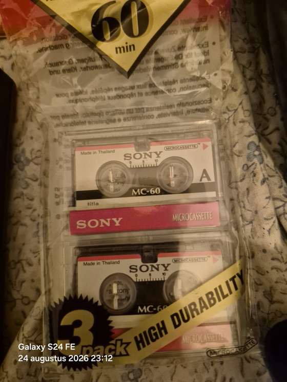 Mini registratore a cassette – Sony, Decorazione, Metal, Plastic (photo 4 of 7)