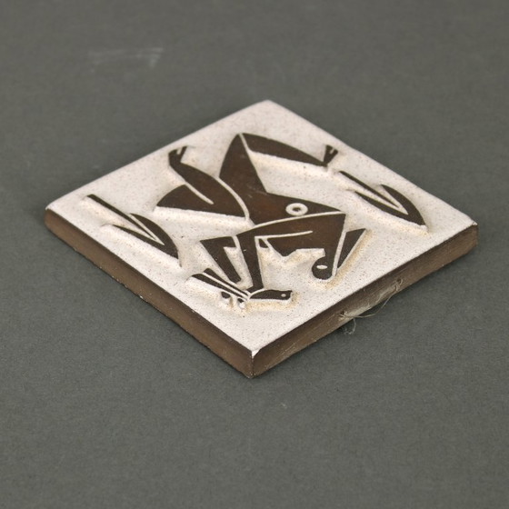 Image 1 of Leendert Blok (1904-1983) - Chanoir tegel - Westraven, Utrecht - dame met vogel - jaren zestig - no. 53 