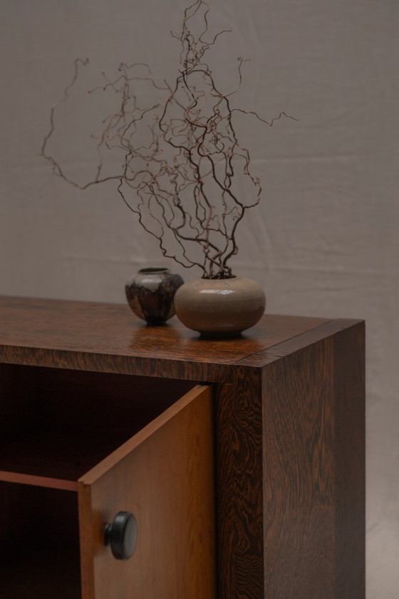 Image 1 of Dressoir uit het begin van de 20e eeuw in de stijl van De Coene