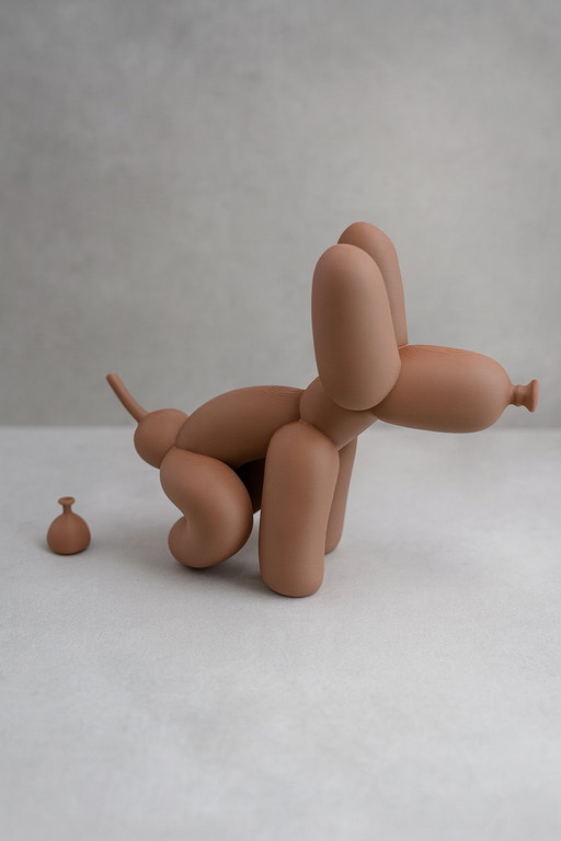 Pooping balloon dog