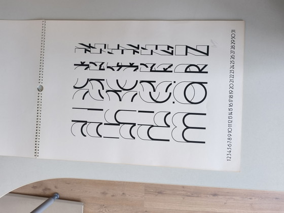 Image 1 of Eeuwigdurende kalender jaren 70, gelimiteerde oplage zeefdruk