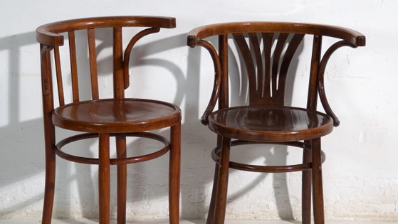 Pair of antique bentwood chairs in the Thonet style – Central Europe, circa 1905 – Dining chairs (photo 3 of 40)