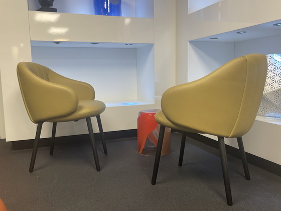 Image 1 of 2 Leolux Baani Stühle mit Armlehnen