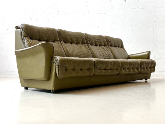 Image 1 of Grosszügiges Retro Ledersofa in Olivgrün, 1970er Jahre
