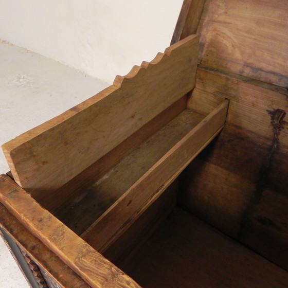 Image 1 of Coffret de mariage syrien du XIXe siècle avec incrustation de nacre