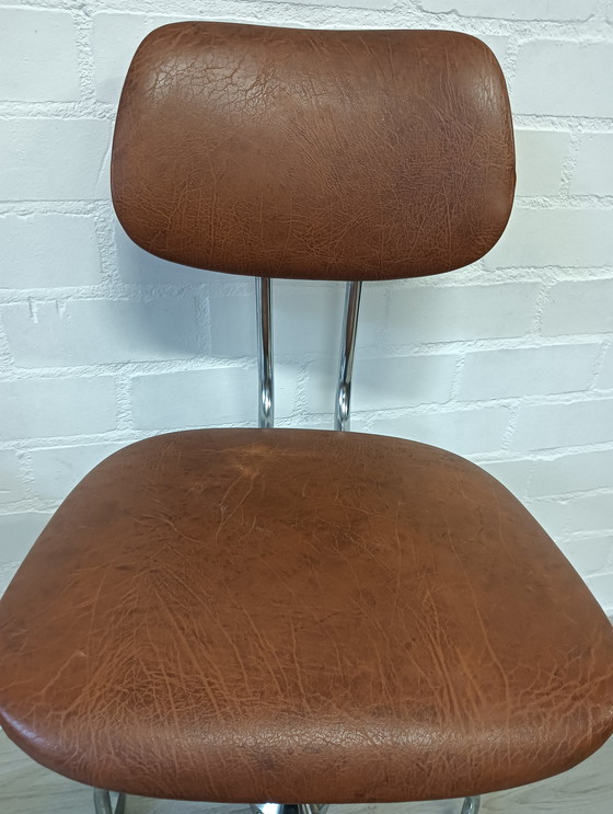 Image 1 of Jaren 50 bureau stoelen, in hoogte verstelbaar 