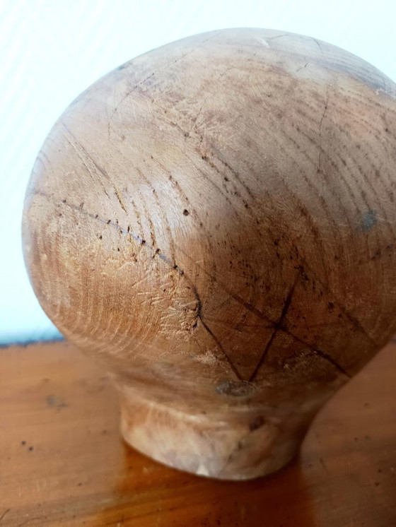 Image 1 of Antica forma di cappello in legno