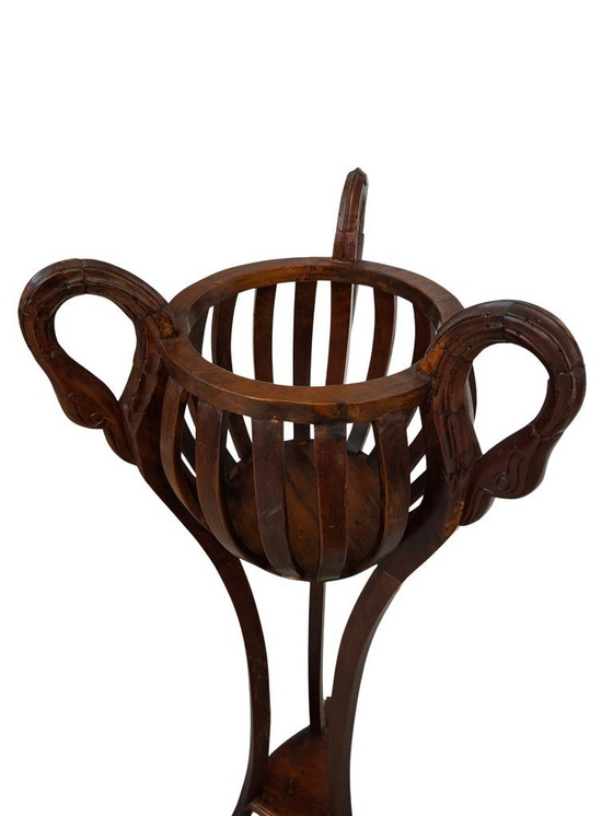 Image 1 of Élégant porte-pot de fleurs vintage en bois de cerisier